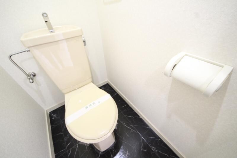 物件内観写真9　(コンパクトで使いやすいトイレです)