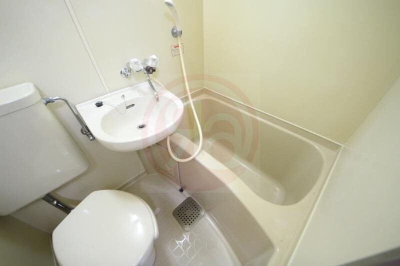 物件内観写真8　(コンパクトで使いやすいお風呂です)