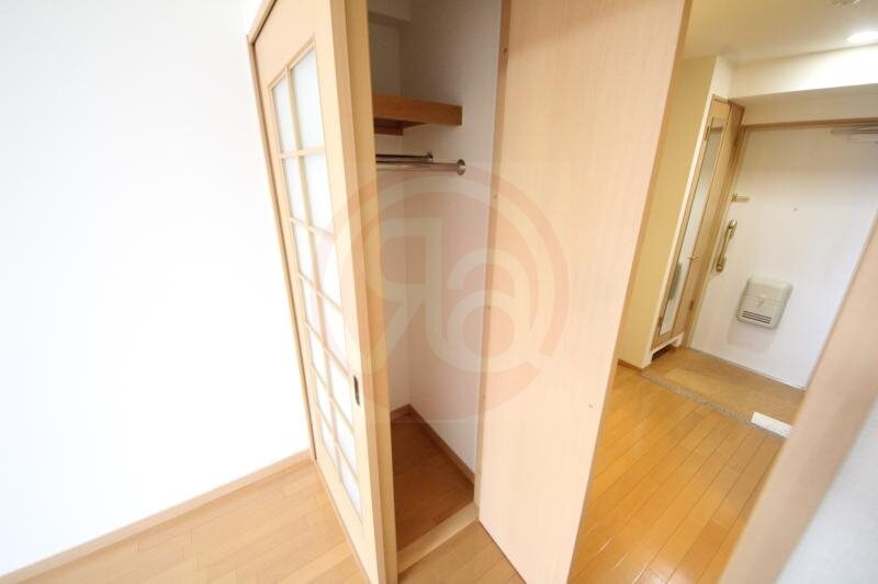 物件内観写真7　(大きなスペースがあり、収納には困りません)