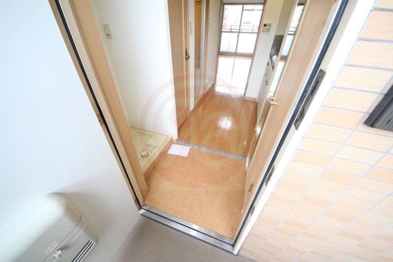 物件内観写真13　(落ち着いた玄関です)