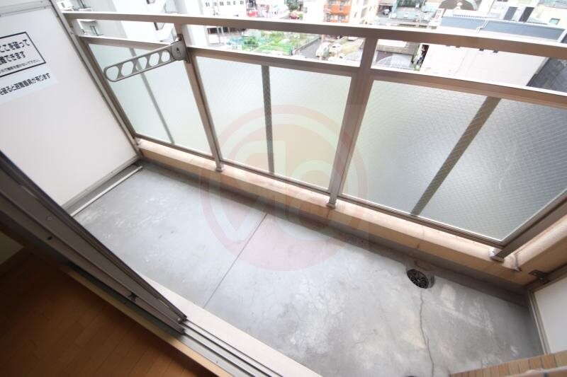 物件内観写真14　(暖かな日差しのふりそそぐバルコニー)