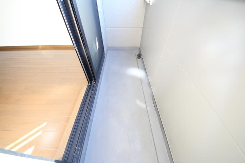 物件内観写真15　(暖かな日差しのふりそそぐバルコニー)