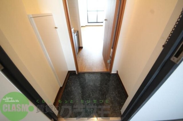 物件内観写真10　(収納もある玄関です)