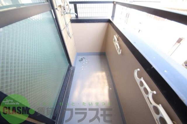 物件内観写真13　(外からの目が気にならないバルコニーで洗濯物が干せます)