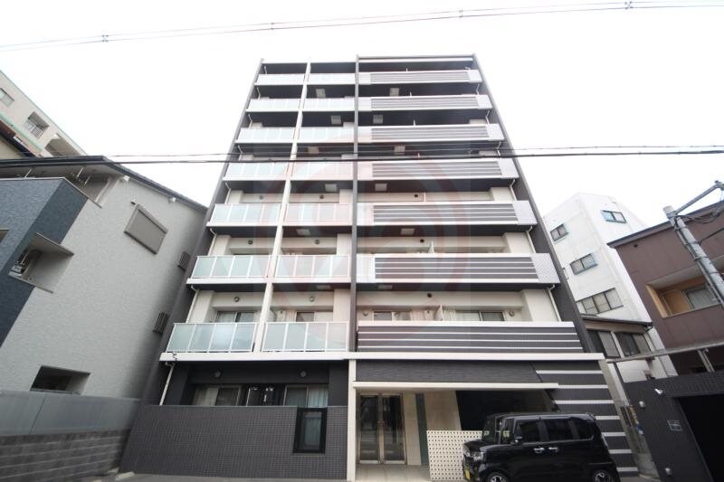 物件外観写真1　(外観は落ち着いています)