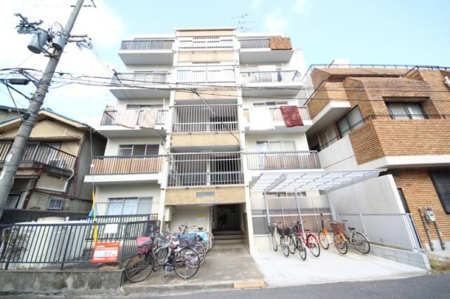 物件外観写真1　(外観もきれいです)