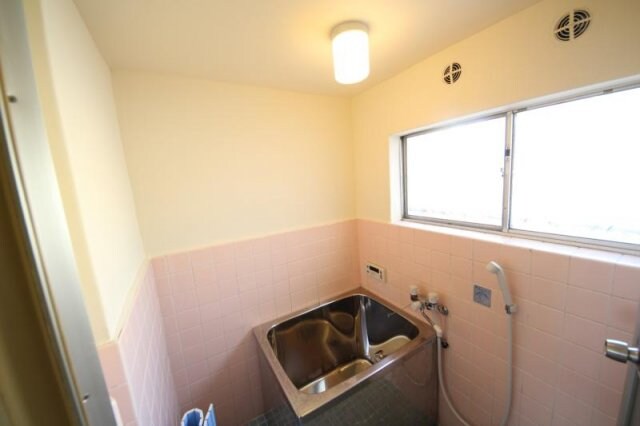 物件内観写真17　(コンパクトで使いやすいお風呂です)