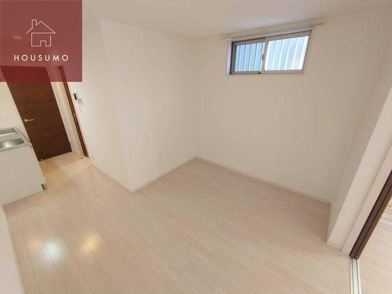 物件内観写真16　(ゆったりとしたリビングです)