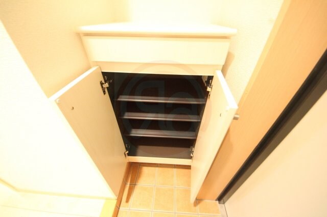 物件内観写真17　(収納のためのスペースです)
