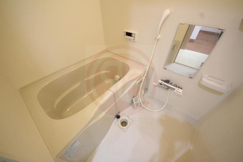 物件内観写真9　(コンパクトで使いやすいお風呂です)