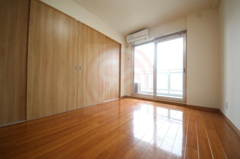 物件内観写真25　(個人の部屋や寝室として使える洋室です)