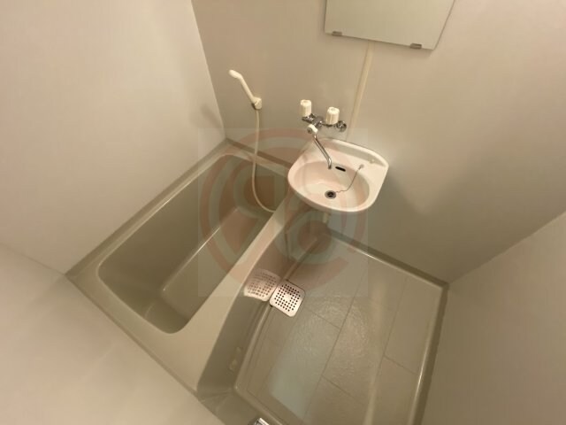 物件内観写真7　(開放的な寝室です)