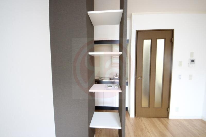 物件内観写真26　(ちょっとした収納スペースも充実しています)