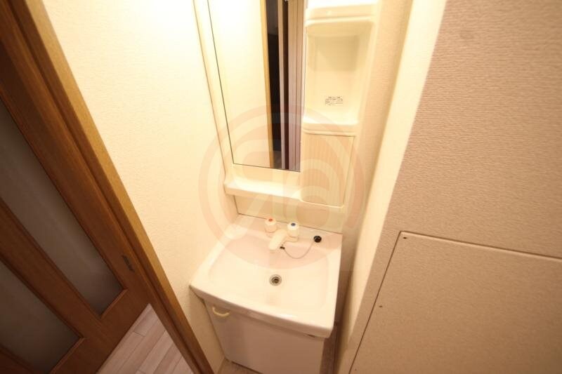 物件内観写真19　(独立洗面台あり、毎朝おしゃれに忙しい女性の方におすすめです)