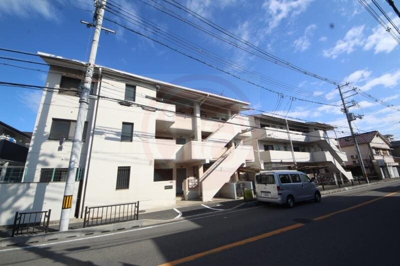 物件外観写真2　(外観もきれいです)