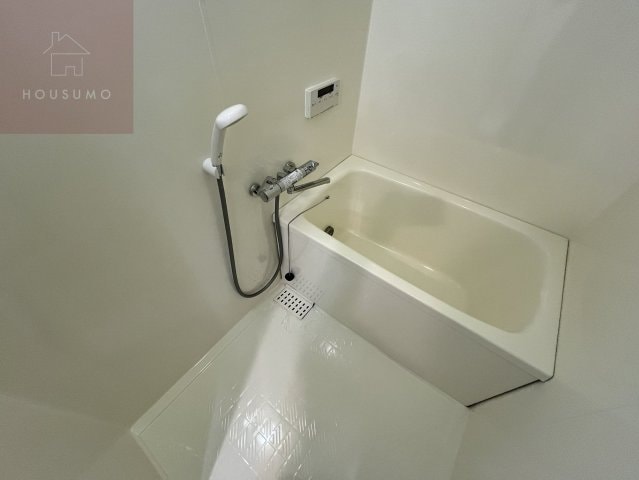 物件内観写真7　(朝の支度にも助かる、独立の洗髪洗面化粧台)