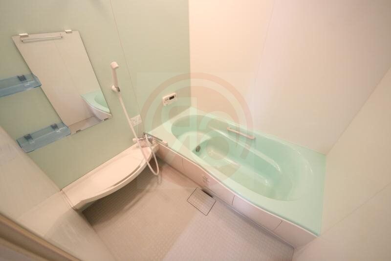 物件内観写真9　(落ち着いた空間のお風呂です)