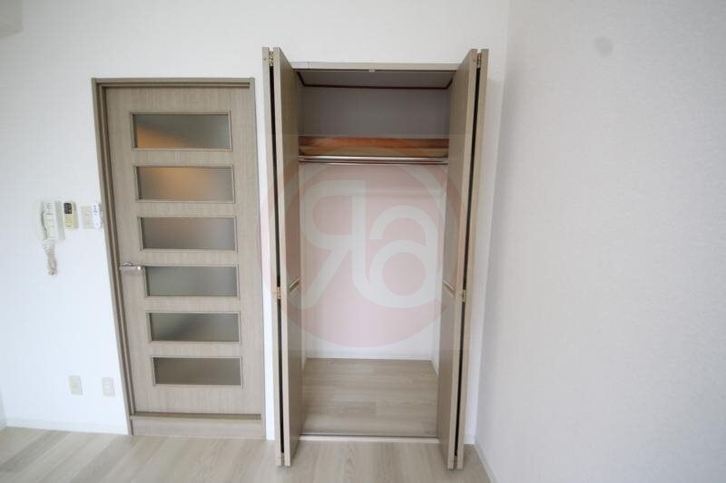 物件内観写真17　(便利な収納スペースです)