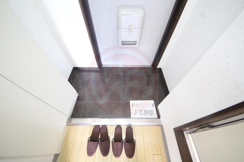 物件内観写真16　(収納もある玄関です)