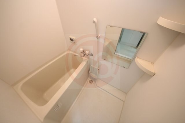 物件内観写真8　(コンパクトで使いやすいお風呂です)