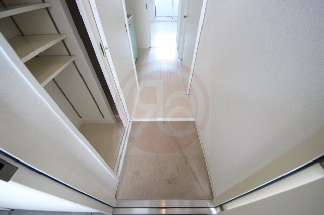 物件内観写真11　(シンプルで使いやすい玄関です)