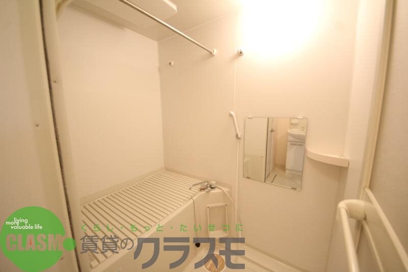 物件内観写真5　(日々の疲れを癒すお風呂付です)