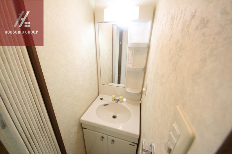 物件内観写真9　(シンプルで使いやすいトイレです)