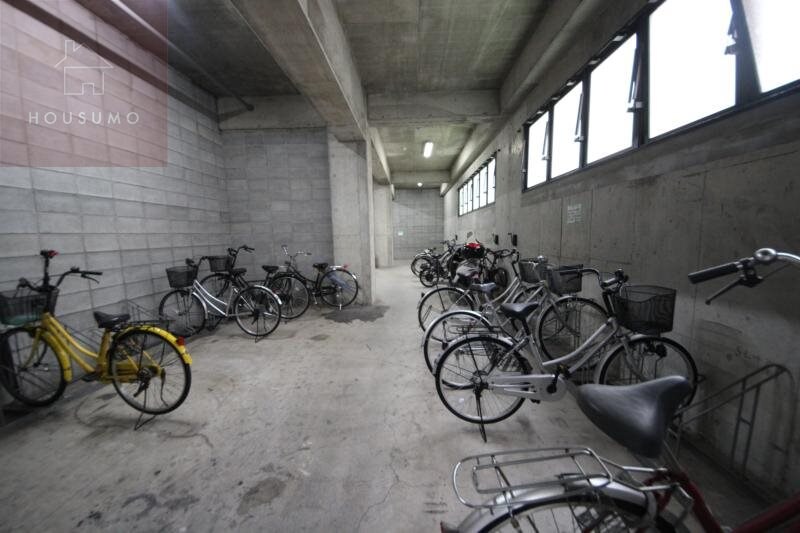 物件内観写真14　(清潔なエントランスです)