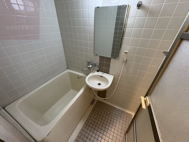 物件内観写真8　(お風呂です)