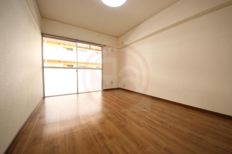 物件内観写真4　(ゆったり過ごせる居間です)