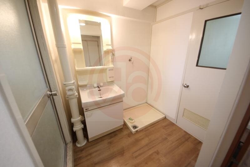 物件内観写真9　(独立洗面化粧台付き)