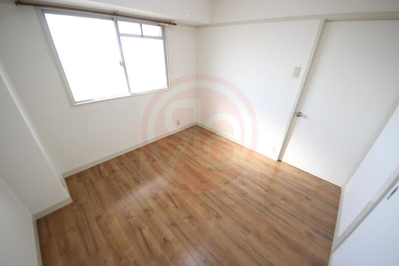 物件内観写真22　(お子さんと一緒に遊べます)