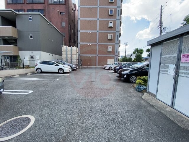 物件外観写真4　(駐車場完備です)