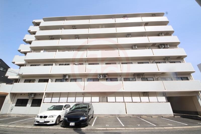 物件外観写真4　(外観は落ち着いています)