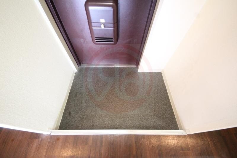 物件内観写真16　(シンプルで使いやすい玄関です)