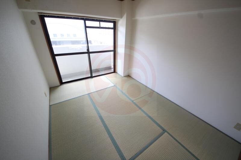 物件内観写真25　(畳の上でゆっくりとくつろげる和室です)