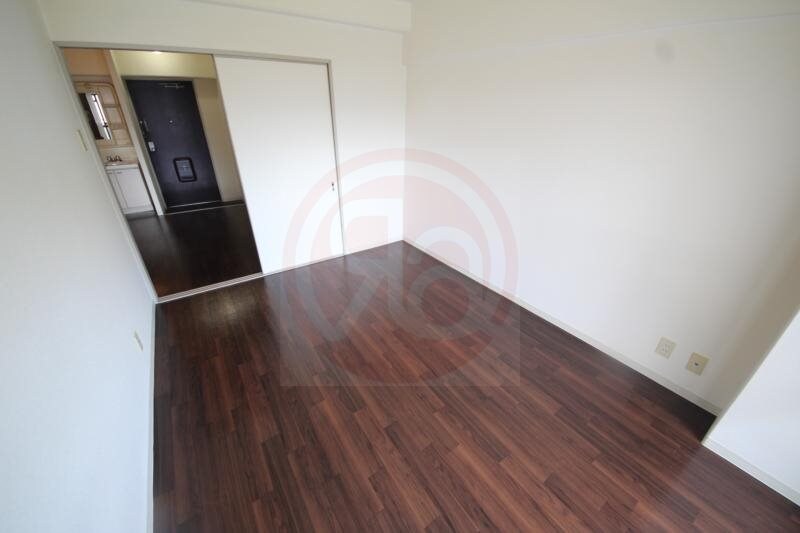 物件内観写真26　(落ち着いた色調の洋室です)