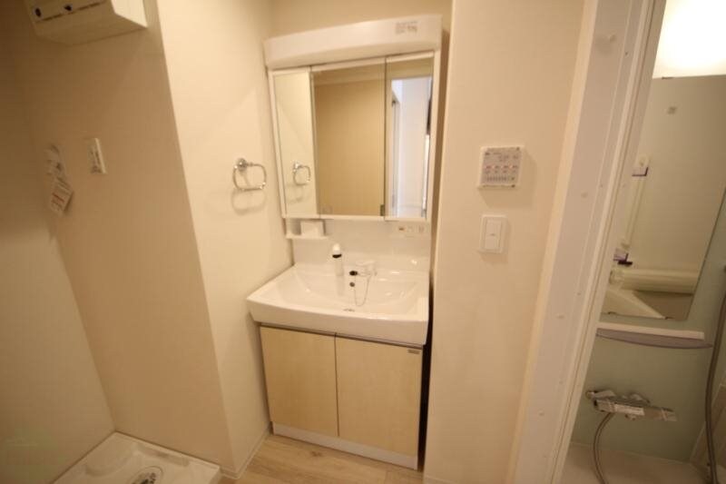 物件内観写真19　(独立洗面化粧台付き)
