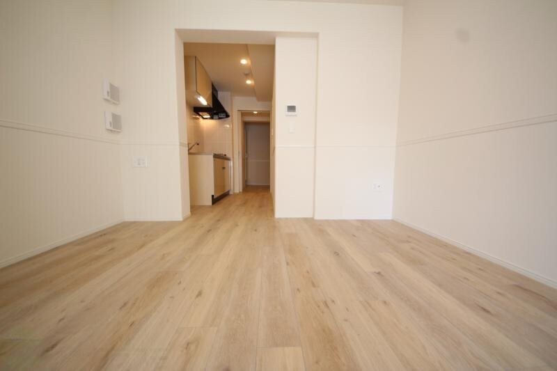 物件内観写真21　(広々とした洋室です)