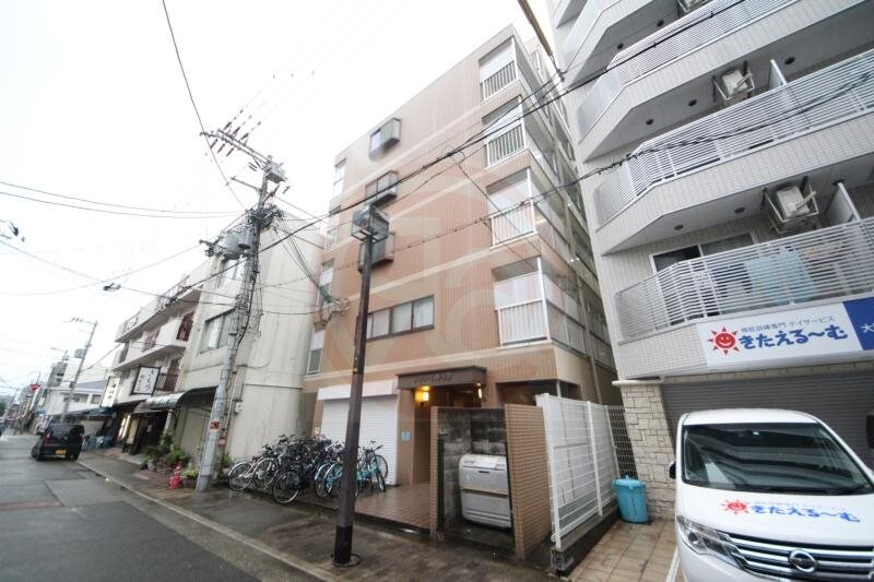 物件外観写真1　(きれいな外観です)