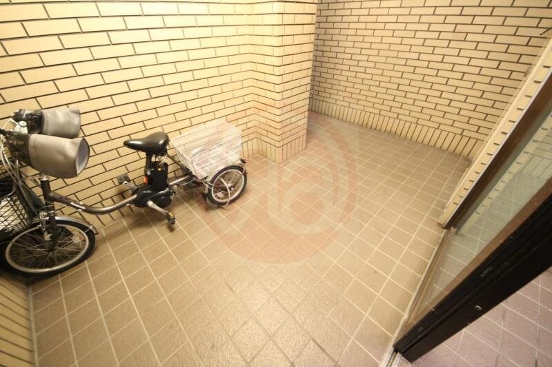 物件外観写真3　(ゆとりのあるロビーです)