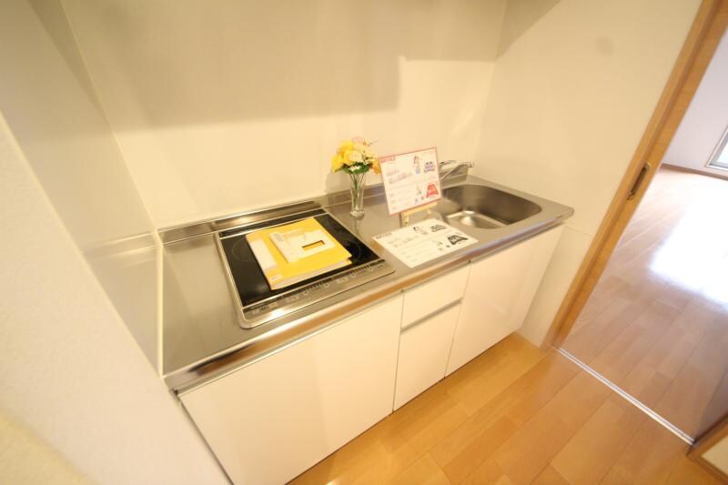 物件内観写真7　(コンパクトなキッチンで掃除もラクラク)