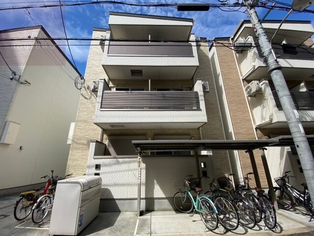 物件外観写真4　(落ち着いた雰囲気の外観です)