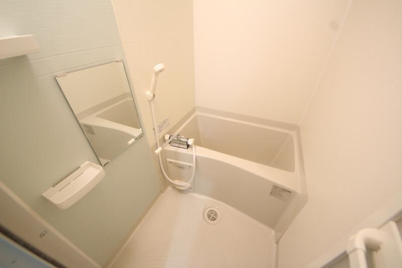 物件内観写真9　(落ち着いた空間のお風呂です)