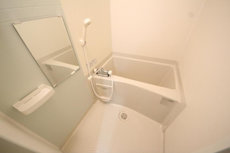 物件内観写真10　(日々の疲れを癒すお風呂付です)