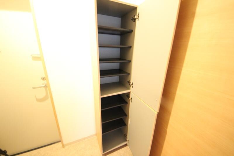 物件内観写真17　(専用の収納スペースです)