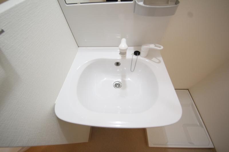 物件内観写真18　(コンパクトで使いやすい洗面所)