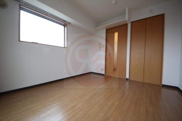 洋室(ゆったりした洋室です)