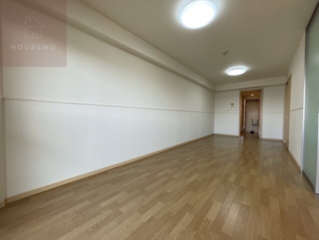 物件内観写真20　(広くて明るい寝室)