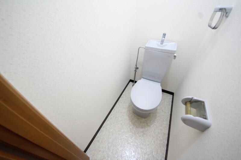 物件内観写真19　(シンプルで使いやすいトイレです)